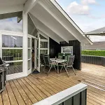 4 Bedroom Gorgeous In Dom wakacyjny