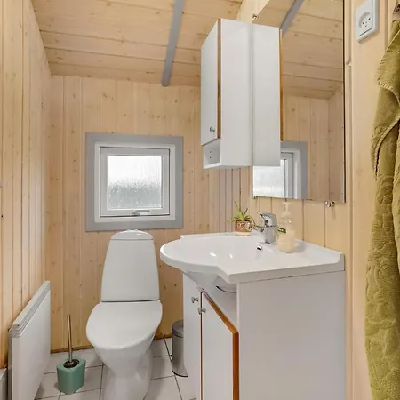 4 Bedroom Gorgeous In בית נופש הדרסלב