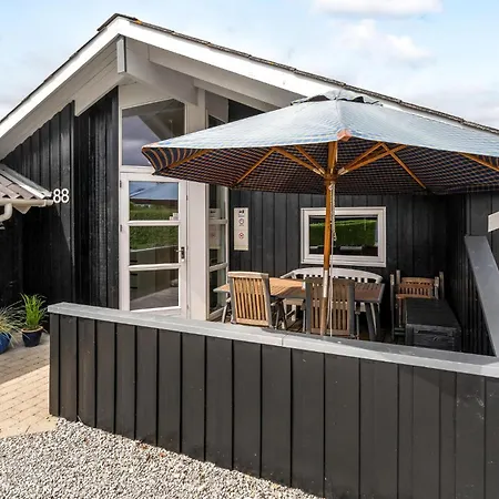 Ferienhaus Lovely In With Kitchen *