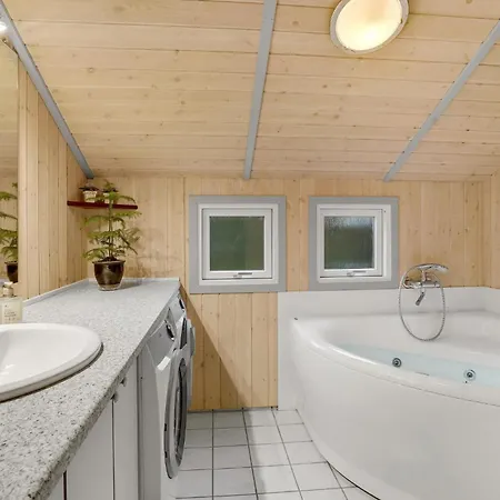 4 Bedroom Gorgeous In *