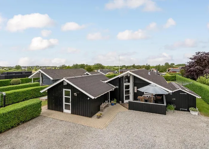 4 Bedroom Gorgeous In *