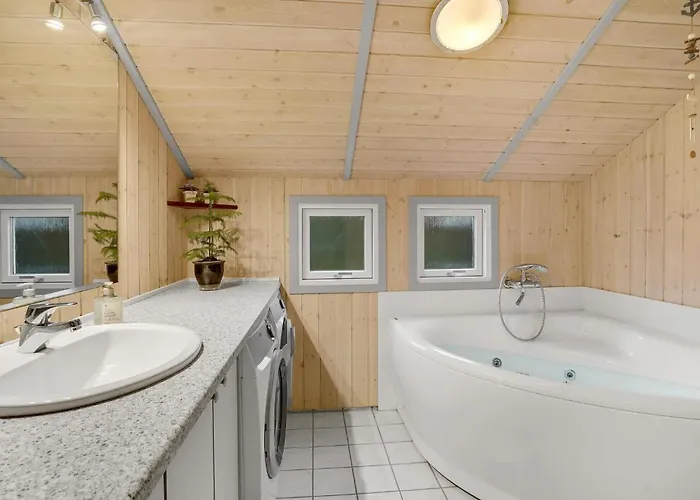 4 Bedroom Gorgeous In *